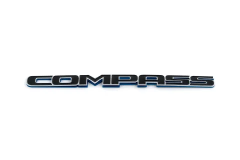 Letras Compass cromadas com contorno preto, para a tampa traseira